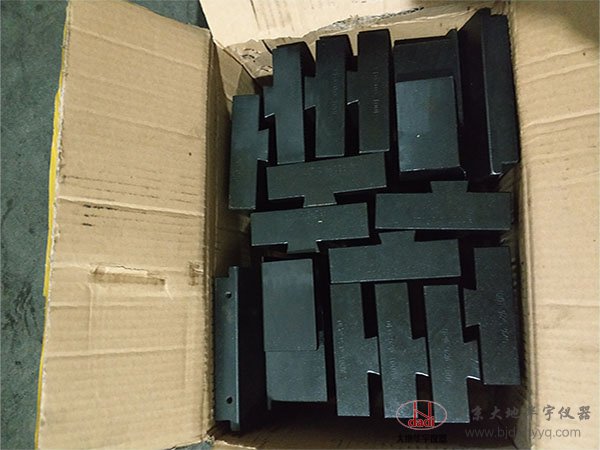 萬能試驗(yàn)機(jī)配件夾具夾片10/30/60/100噸圓弧燕尾鉗口塊
